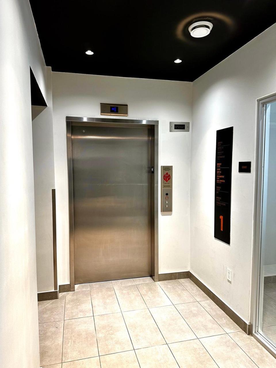 Initial / Espace M / Centre-Ville De Quebec Екстериор снимка